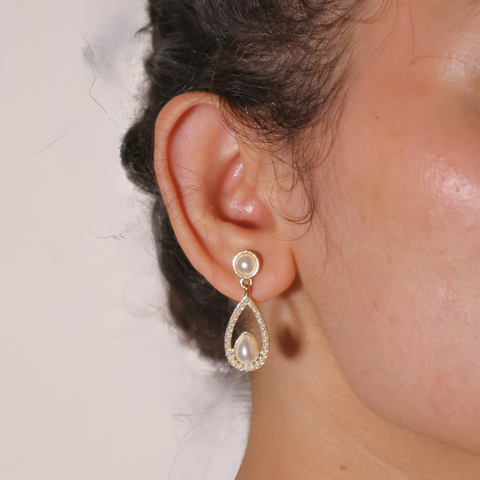 Viha Pearl Teardrop Earrings