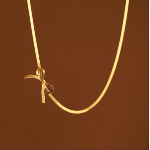 Amoura Bow Choker