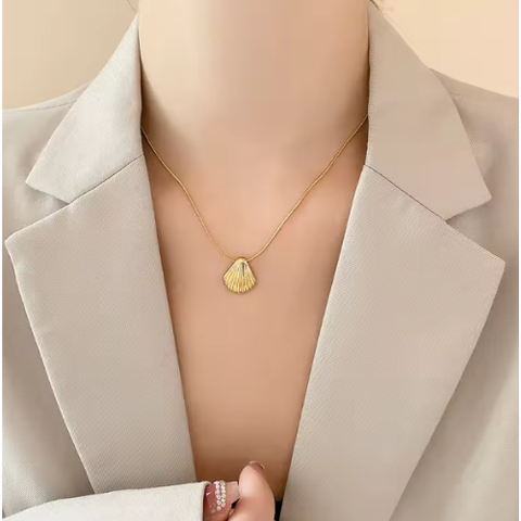 Golden Seashell Pendant Necklace for Women