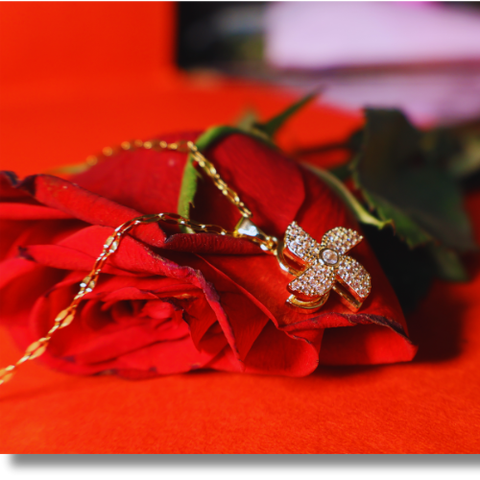 Rotatable Windmill Timeless Floral Pendant Necklace