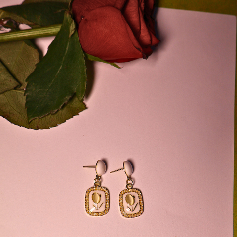 Square Pearl Flowers Stud Earrings