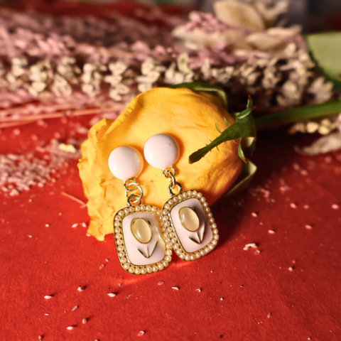 Square Pearl Flowers Stud Earrings