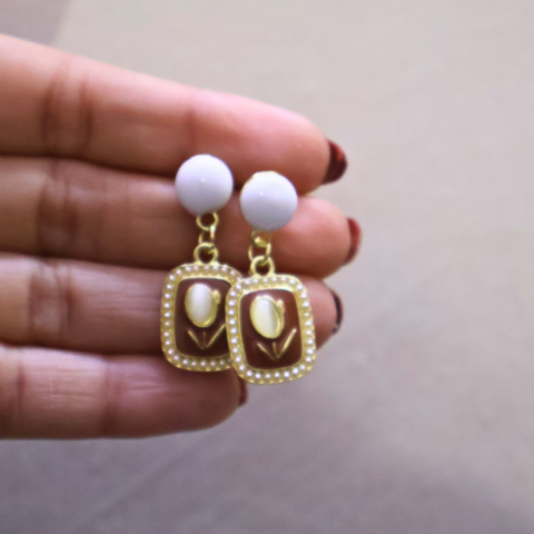 Square Pearl Flowers Stud Earrings