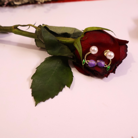 Amoura Enamel Tulip Flower Stud Earring – Pearl & Floral Design