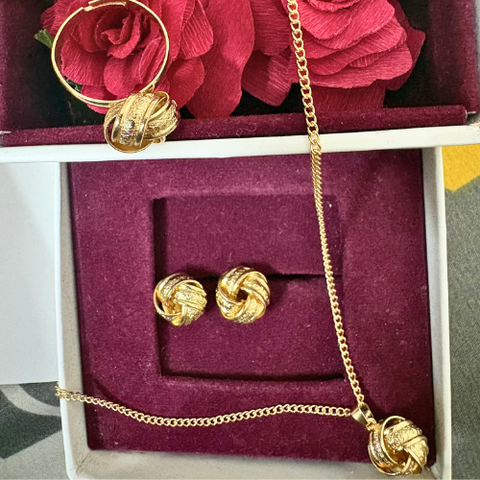 Promise Knot Gold Pendant Necklace Set