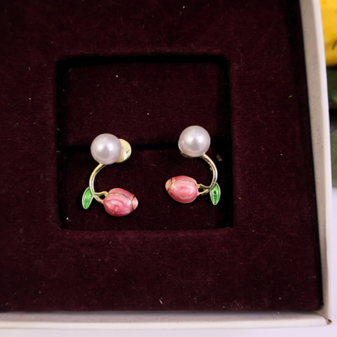 Amoura Enamel Tulip Flower Stud Earring – Pearl & Floral Design