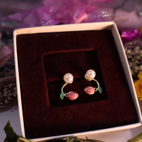 Amoura Enamel Tulip Flower Stud Earring – Pearl & Floral Design