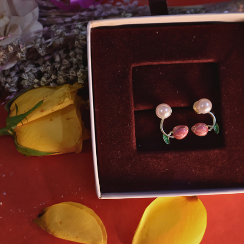 Amoura Enamel Tulip Flower Stud Earring – Pearl & Floral Design