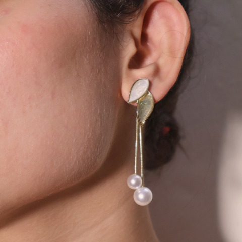 Elara Leaf & Pearl Drop Earrings