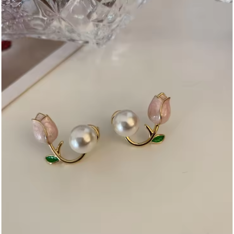 Amoura Enamel Tulip Flower Stud Earring – Pearl & Floral Design