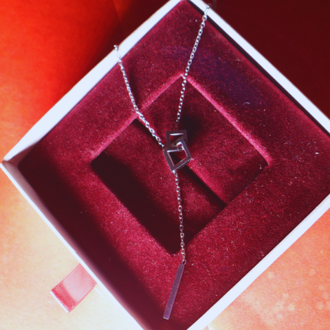 Eterna Link Lariat Necklace