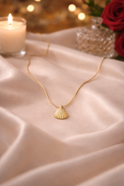 Golden Seashell Pendant Necklace for Women