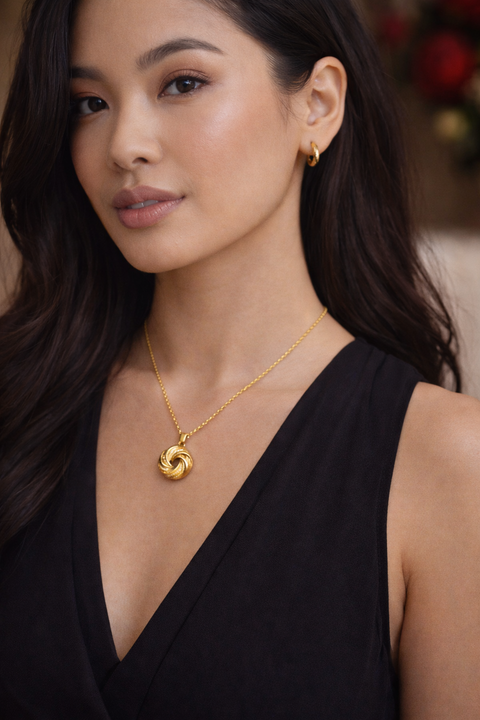 Promise Knot Gold Pendant Necklace Set