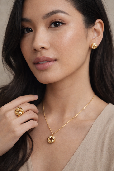 Promise Knot Gold Pendant Necklace Set