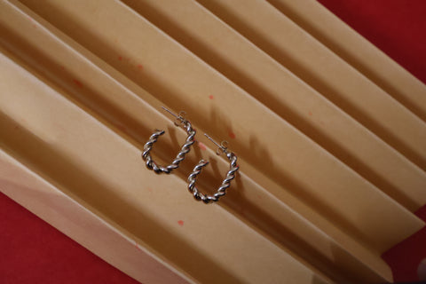 Arin Twisted Rectangle Hoops