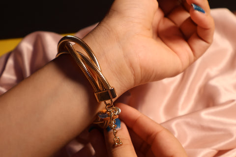Svara Twist Bracelet