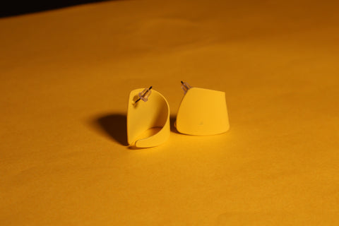 Sola Curve Studs