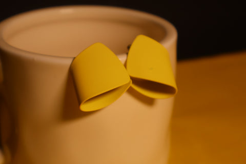 Sola Curve Studs