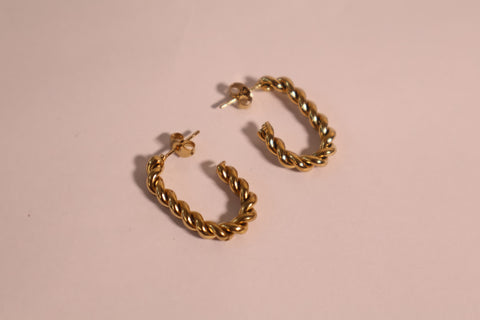 Arin Twisted Rectangle Hoops