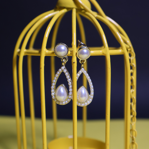 Viha Pearl Teardrop Earrings