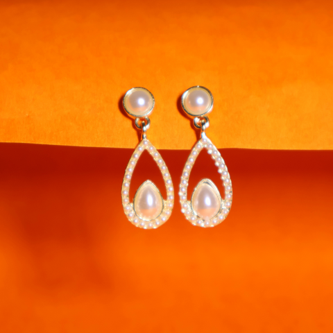 Viha Pearl Teardrop Earrings