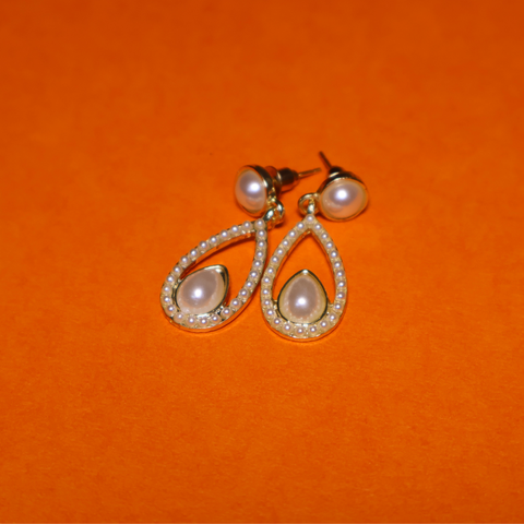 Viha Pearl Teardrop Earrings