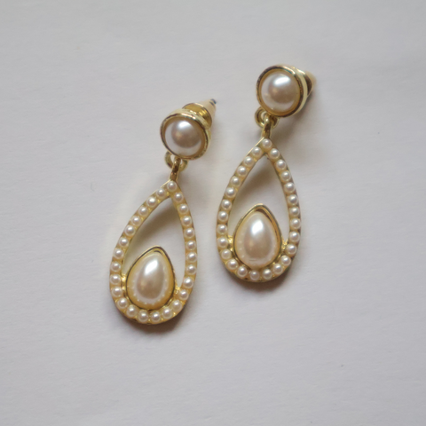Viha Pearl Teardrop Earrings