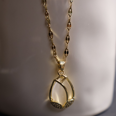 Ayla Pendant Necklace