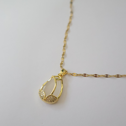 Ayla Pendant Necklace