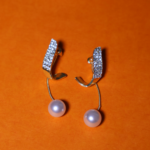 Saanvi Pearl Curve Earrings